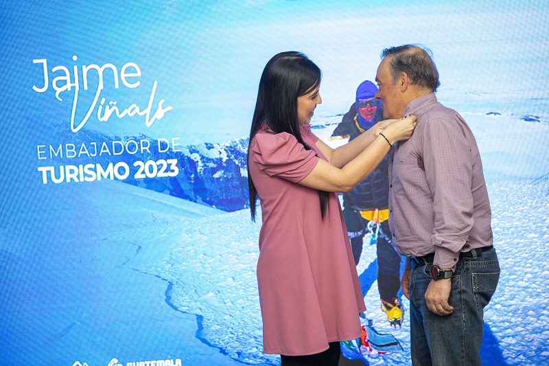 Reconocen trayectoria de Jaime Viñals y es nombrado Embajador de Turismo