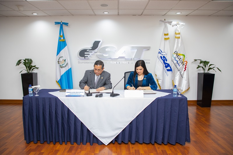 SAT e INGUAT suscriben convenio de cooperación